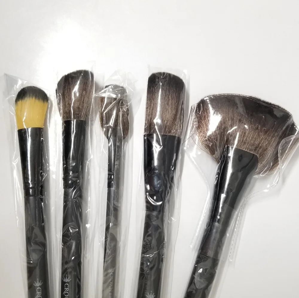 CROWN Professional 10 PC Pro Brush Set & Bonus Case